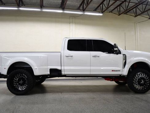 Used 2025 Ford F450 Platinum w/ Platinum Plus Package AWD/4WD image 4