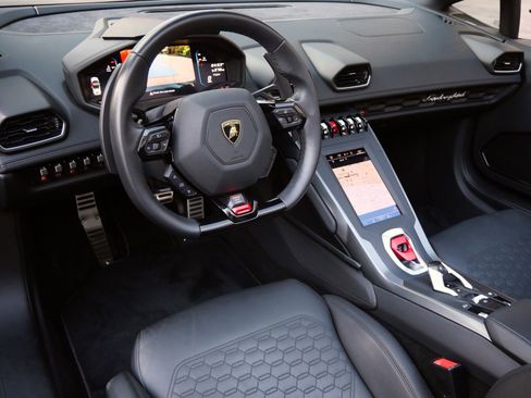 Used 2023 Lamborghini Huracan EVO image 22