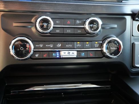New 2026 Ford F250 Lariat w/ Black Appearance Package AWD/4WD image 32