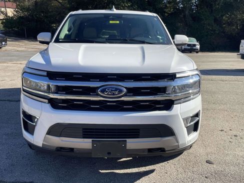 Used 2023 Ford Expedition Limited image 9