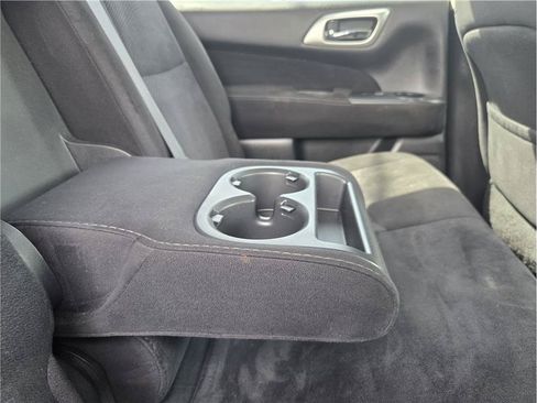 Used 2015 Nissan Pathfinder SV AWD/4WD image 28