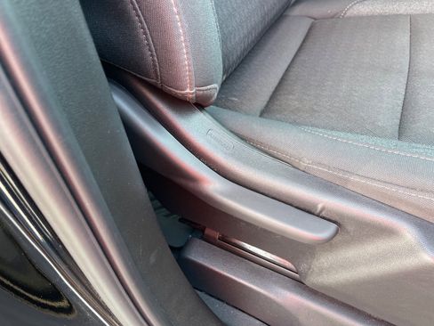 Used 2024 Chevrolet Silverado 1500 Custom image 17