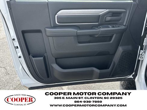 Used 2024 RAM 3500 Tradesman w/ Chrome Appearance Group image 9
