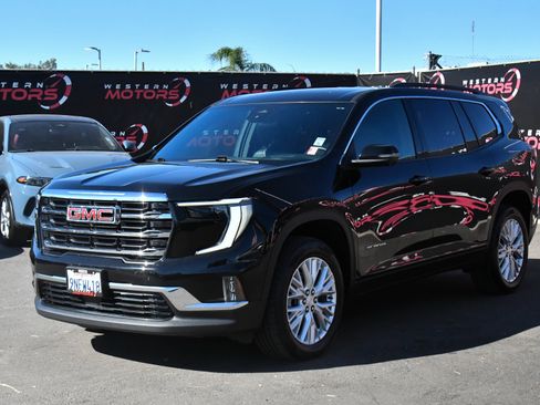 Used 2024 GMC Acadia Elevation AWD/4WD image 3