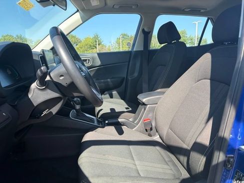 Used 2025 Hyundai Venue SEL FWD image 20