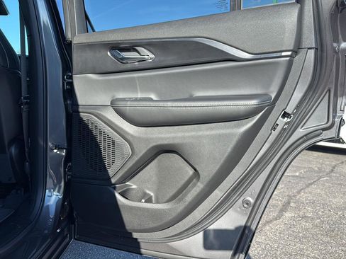 New 2025 Jeep Grand Cherokee Altitude image 15