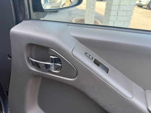 Used 2017 Nissan Frontier SV image 23