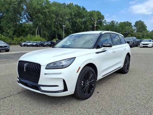 Used 2023 Lincoln Corsair AWD w/ Equipment Group 101A image 3