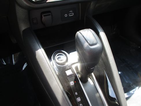 Used 2025 Nissan Versa SV FWD image 22