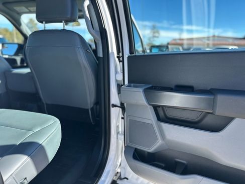 Used 2021 Ford F150 XL w/ Trailer Tow Package image 10