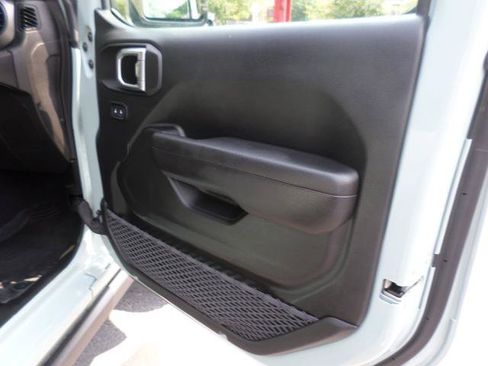Used 2023 Jeep Wrangler Sport AWD/4WD image 35