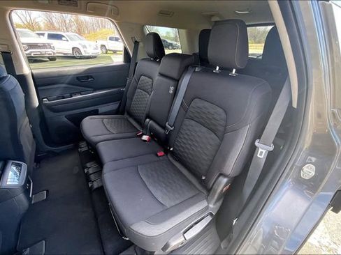 Used 2024 Nissan Pathfinder SV image 21