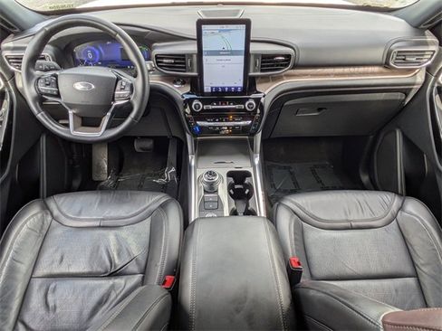 Used 2022 Ford Explorer Platinum w/ Technology Package image 19