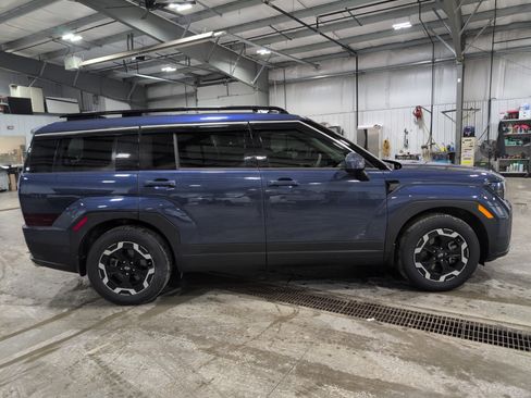 Used 2025 Hyundai Santa Fe SEL image 2