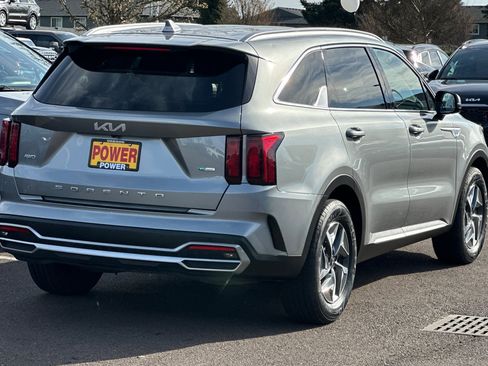 Used 2022 Kia Sorento S image 4