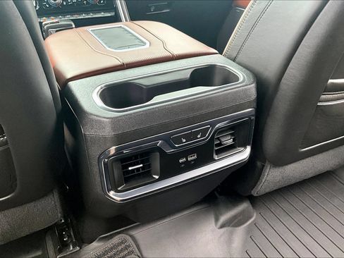 Used 2022 GMC Sierra 1500 Denali Ultimate AWD/4WD image 11