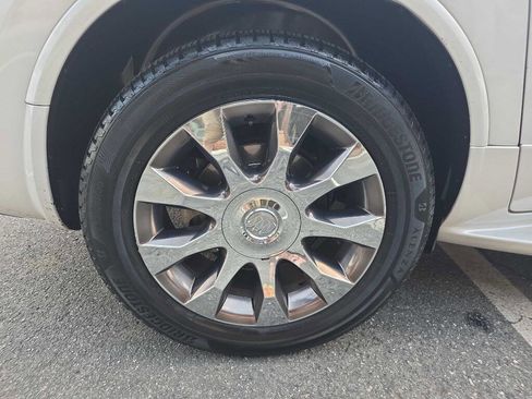 Used 2017 Buick Enclave Premium w/ Experience Buick Package image 28