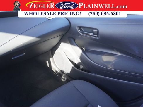 Used 2025 Toyota Corolla LE image 27