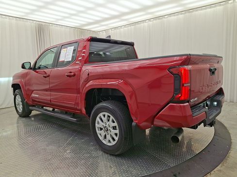Certified 2025 Toyota Tacoma SR5 AWD/4WD image 26