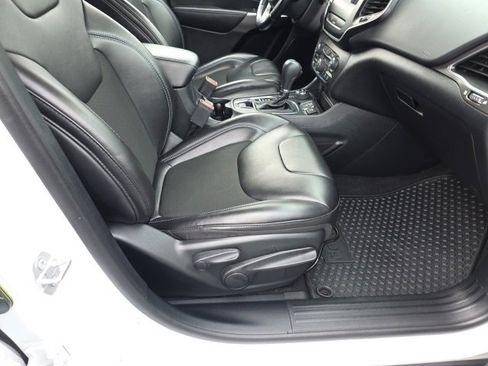 Used 2020 Jeep Cherokee Latitude Plus w/ Cold Weather Group image 43