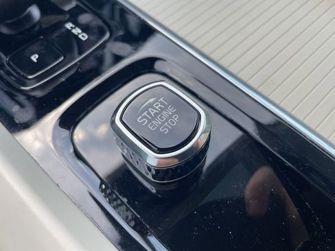 Certified 2024 Volvo XC60 B5 Core w/ Climate Package image 34