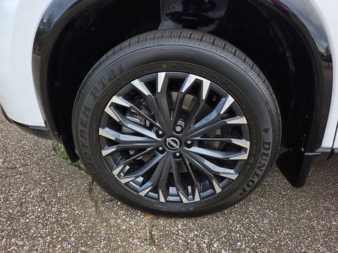 Certified 2025 Nissan Rogue Platinum w/ Tech Package image 23