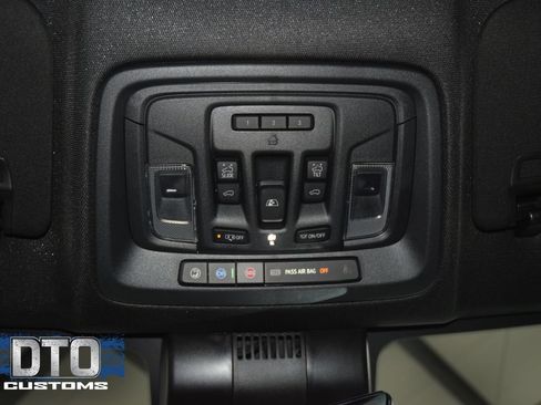 Used 2025 Chevrolet Silverado 1500 ZR2 w/ Technology Package AWD/4WD image 59
