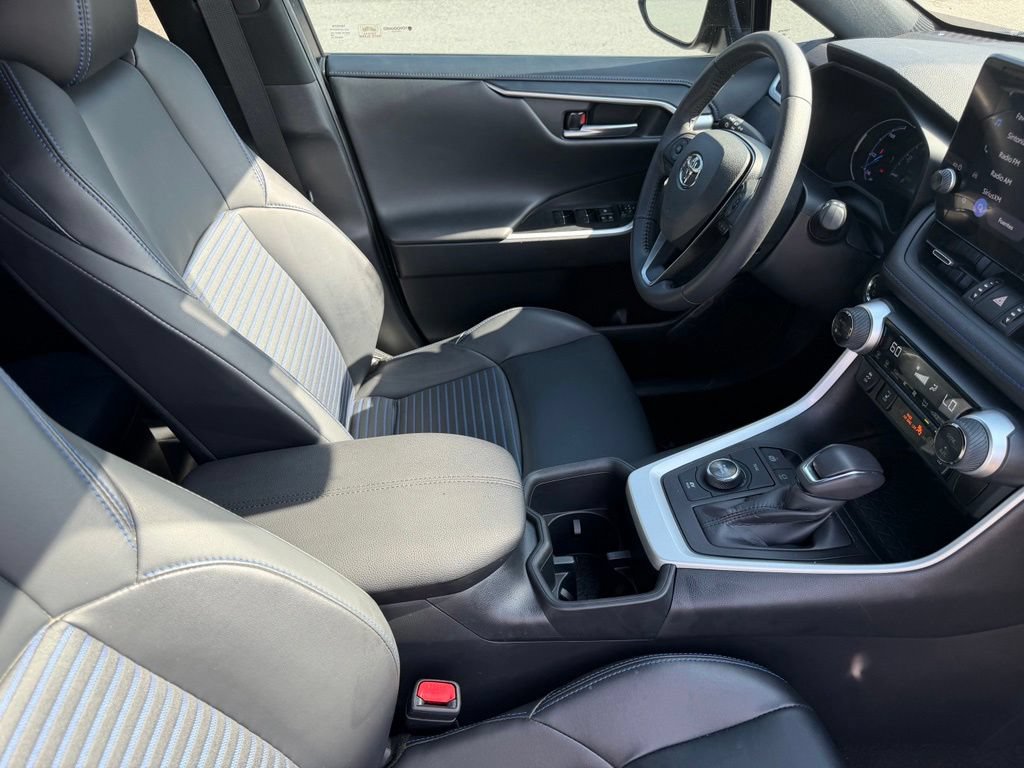 Used 2023 Toyota RAV4 XSE AWD/4WD image 17