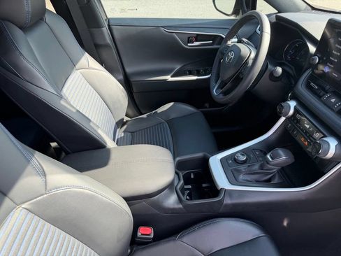 Used 2023 Toyota RAV4 XSE AWD/4WD image 17