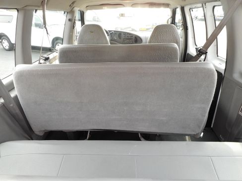Used 2002 Ford E-350 and Econoline 350 XL image 18