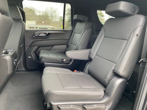 New 2026 Chevrolet Suburban LT w/ Comfort Package image 17