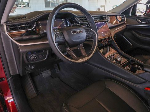 Used 2022 Jeep Grand Cherokee Limited 4xe image 11