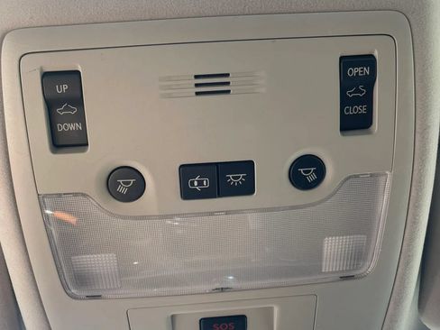 Used 2013 Lexus ES 300h w/ Luxury Pkg FWD image 36
