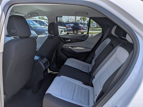 Certified 2024 Chevrolet Equinox LS w/ LS Convenience Package FWD image 39
