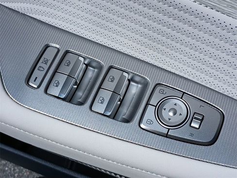 Used 2024 Hyundai Palisade Calligraphy image 21