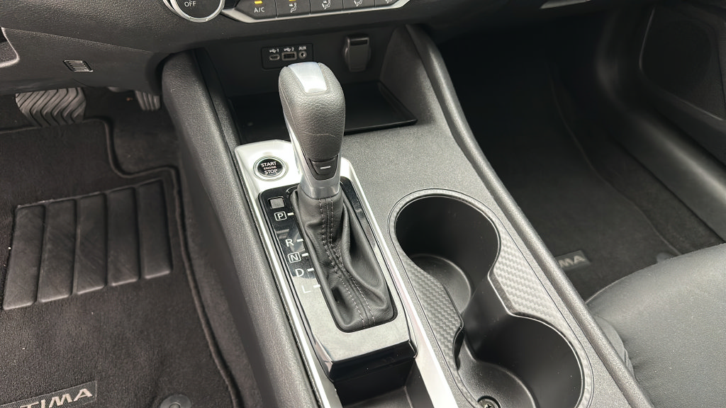 Used 2025 Nissan Altima 2.5 SV FWD image 19