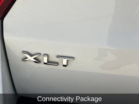 Used 2018 Ford Expedition XLT w/ Equipment Group 202A RWD image 5