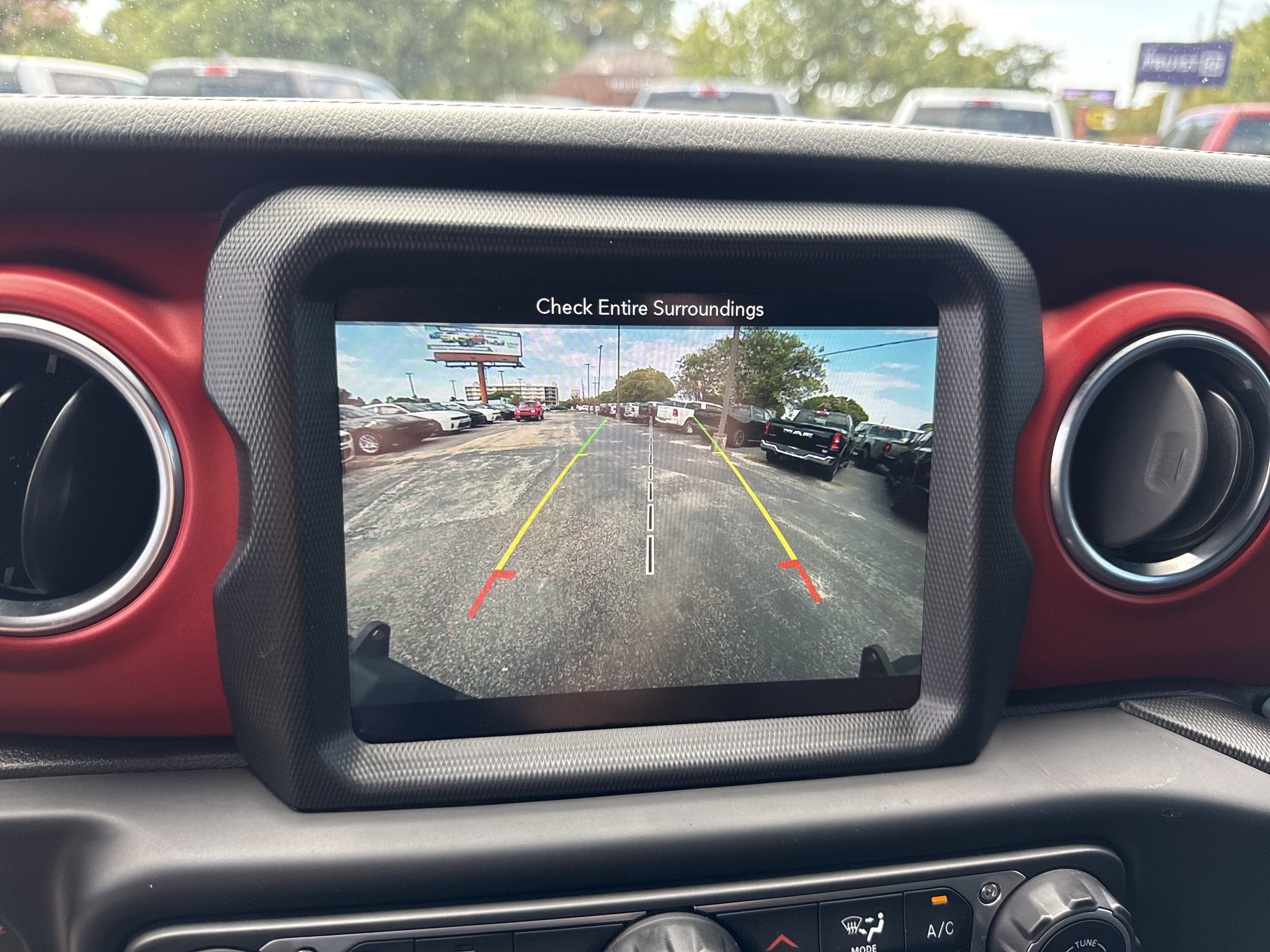 Used 2018 Jeep Wrangler Unlimited Rubicon AWD/4WD image 24