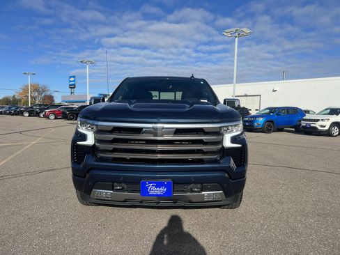 Certified 2022 Chevrolet Silverado 1500 High Country w/ Technology Package image 3