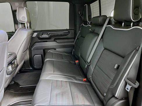 Used 2024 GMC Sierra 2500 AT4X AWD/4WD image 32