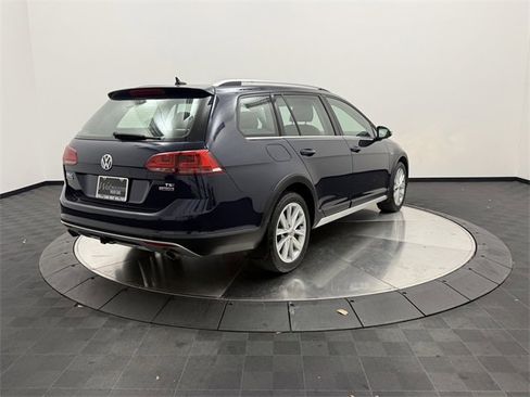Used 2017 Volkswagen Golf Alltrack SE image 7