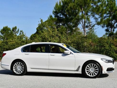 Used 2018 BMW 740i RWD image 8