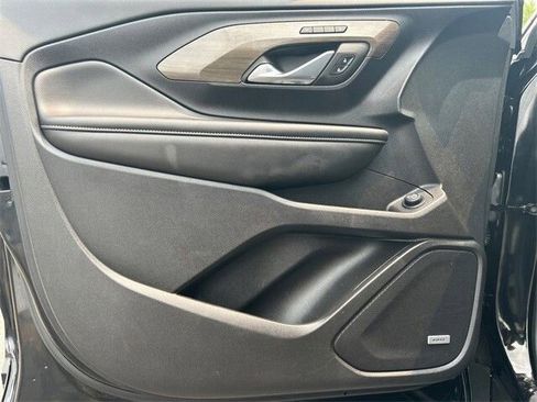 Used 2023 GMC Terrain Denali image 18