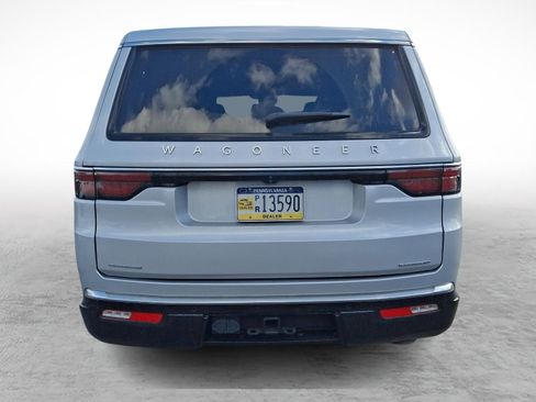 Used 2022 Jeep Wagoneer Series III w/ Flexible Seating Group image 5