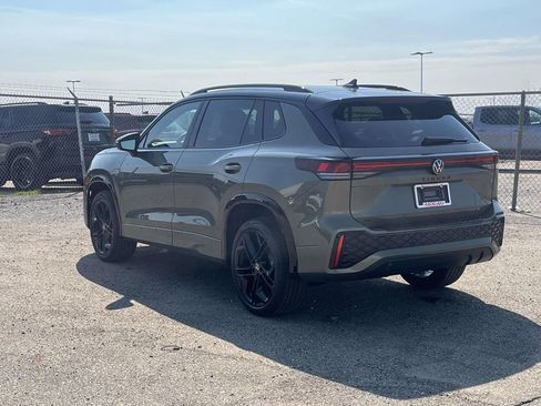New 2026 Volkswagen Tiguan SE R-Line AWD/4WD image 3
