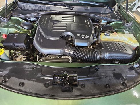 Used 2019 Dodge Charger SXT w/ Plus Group image 41