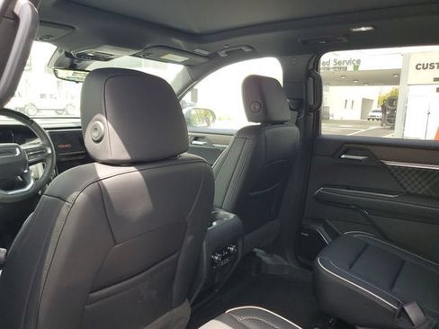 New 2026 GMC Acadia Denali w/ Super Cruise Package FWD image 10