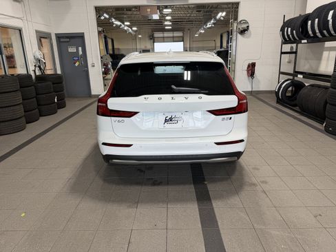 New 2026 Volvo V60 B5 Cross Country Ultra w/ Climate Package image 8