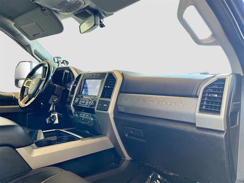 Used 2021 Ford F350 Lariat w/ Chrome Package image 27