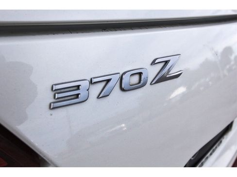 Used 2017 Nissan 370Z NISMO image 22